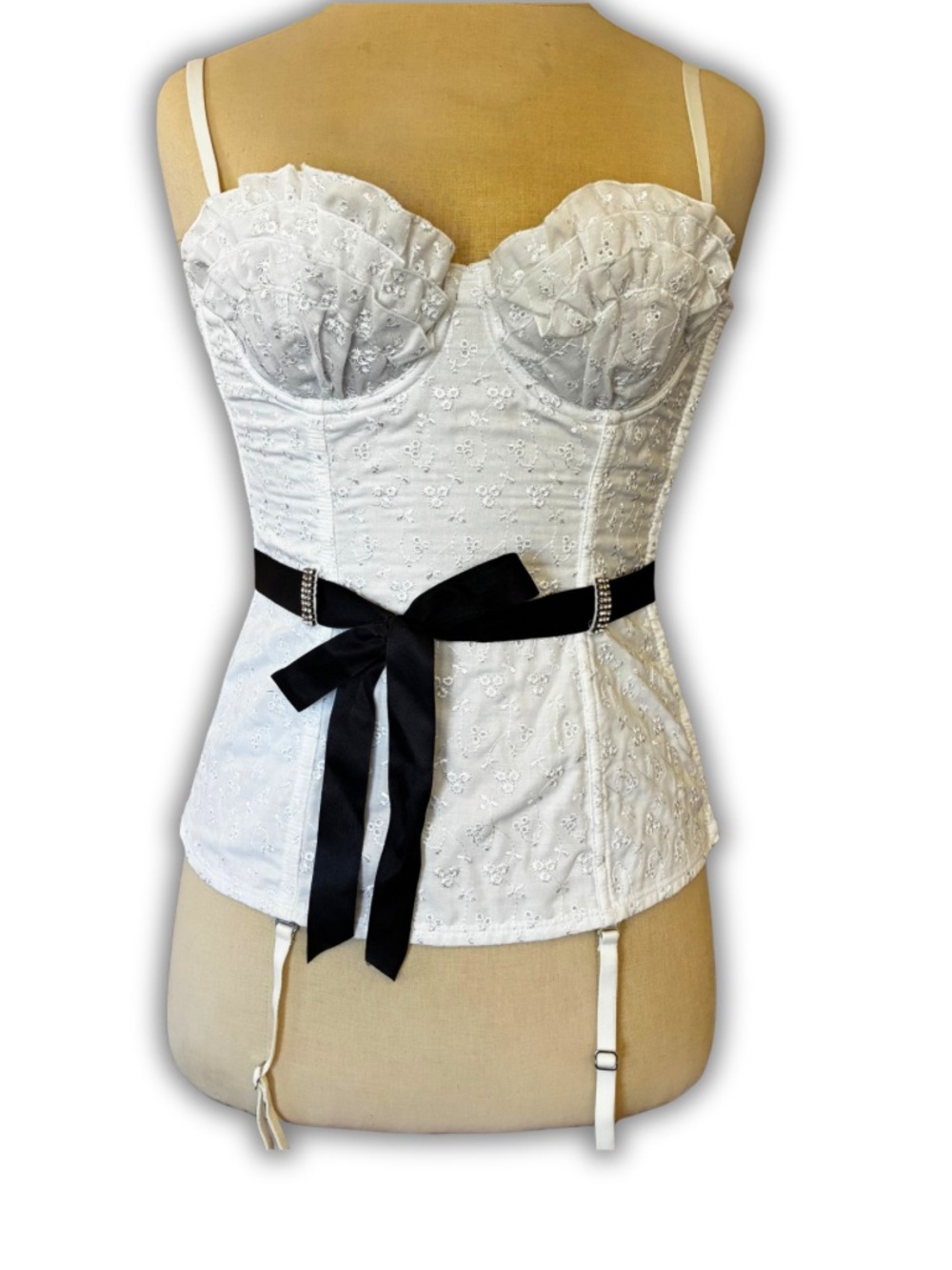 Vinrage Frederick's of Hollywood White Eyelet corset with Black Ribbon Accent